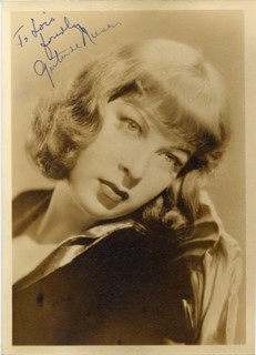 Gertrude Niesen autograph