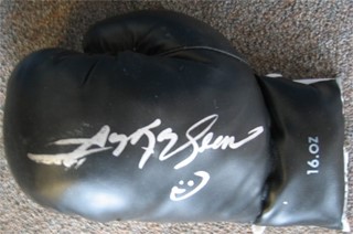 Sugar Ray Leonard autograph