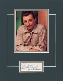 Robert Mitchum autograph