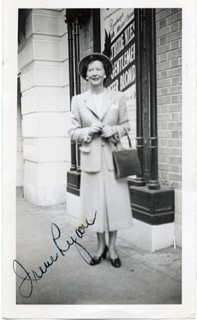 Irene Ryan autograph
